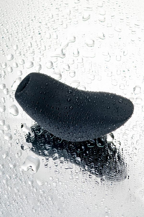 Вакуумно-волновой стимулятор клитора Satisfyer Magnetic Deep Pulse, черный, 11 см