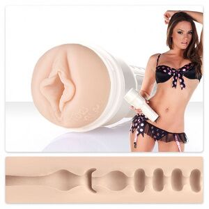 Мастурбатор Fleshlight Girls Tori Black Lotus