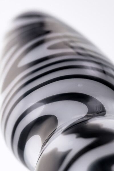 Анальная втулка Sexus Glass, стекло, бело-черная, 12,5 см
