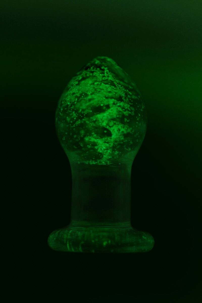 Анальная втулка Sexus Glass светящаяся в темноте 9 см